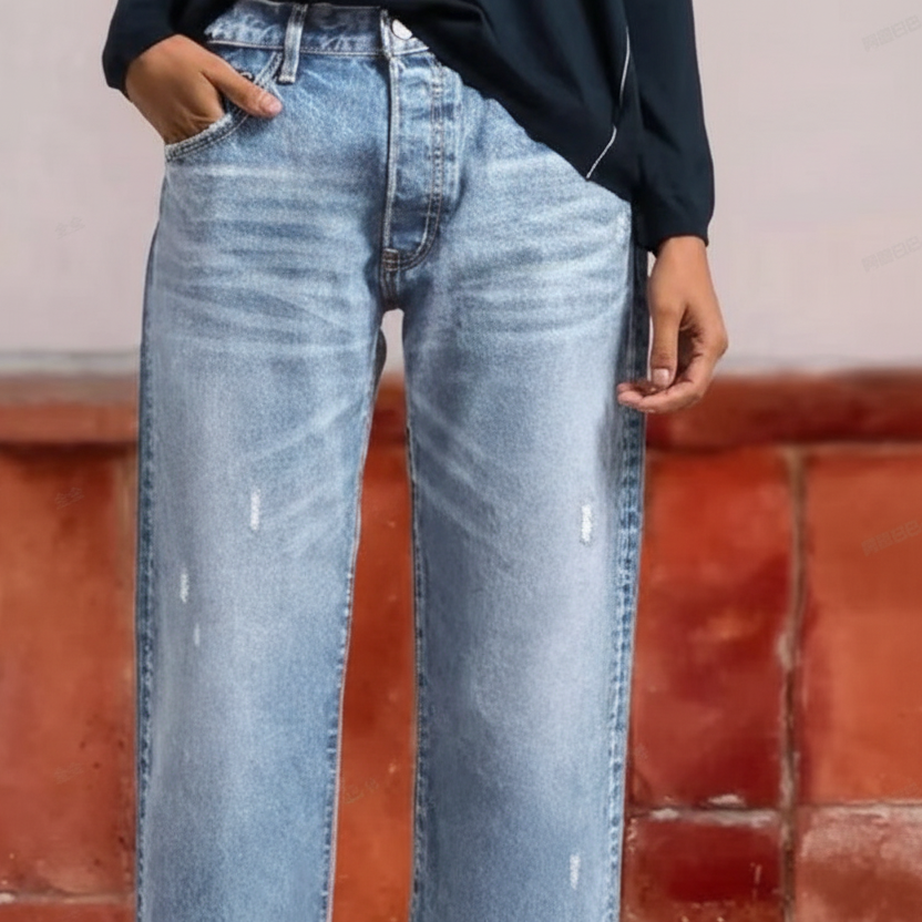 Emma & Rose Cape Town Aberjean™ retro cropped straight jeans in classic blue, shown on a model with a casual fit.