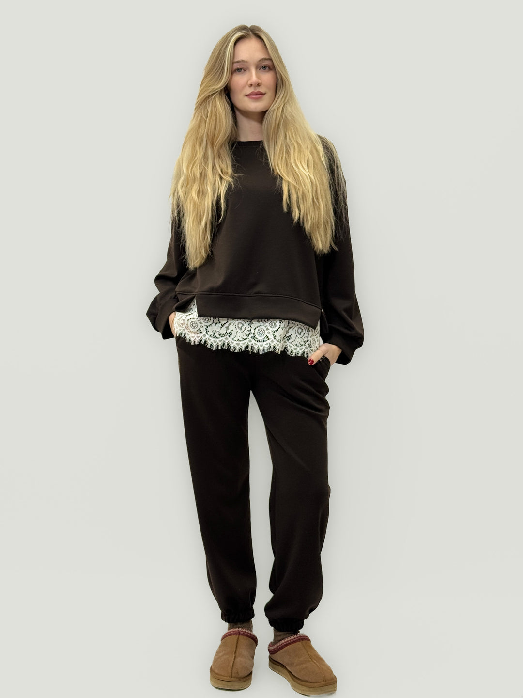 Emma & Rose Cape Town Tessa casual set in soft luxurious fabrics, featuring a stylish brown completi with detailed design.
