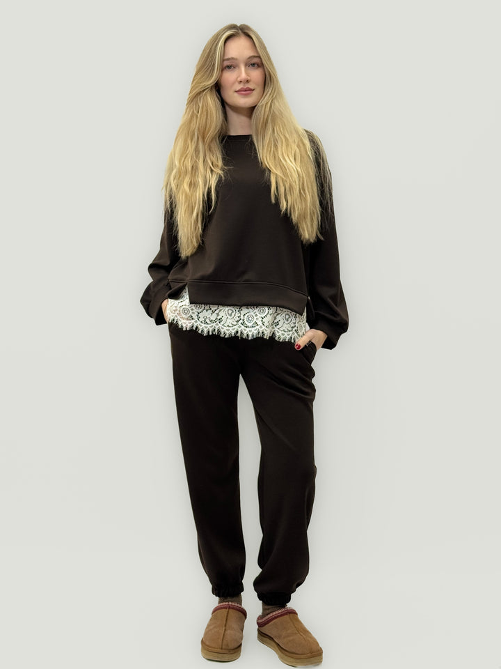 Emma & Rose Cape Town Tessa casual set in soft luxurious fabrics, featuring a stylish brown completi with detailed design.