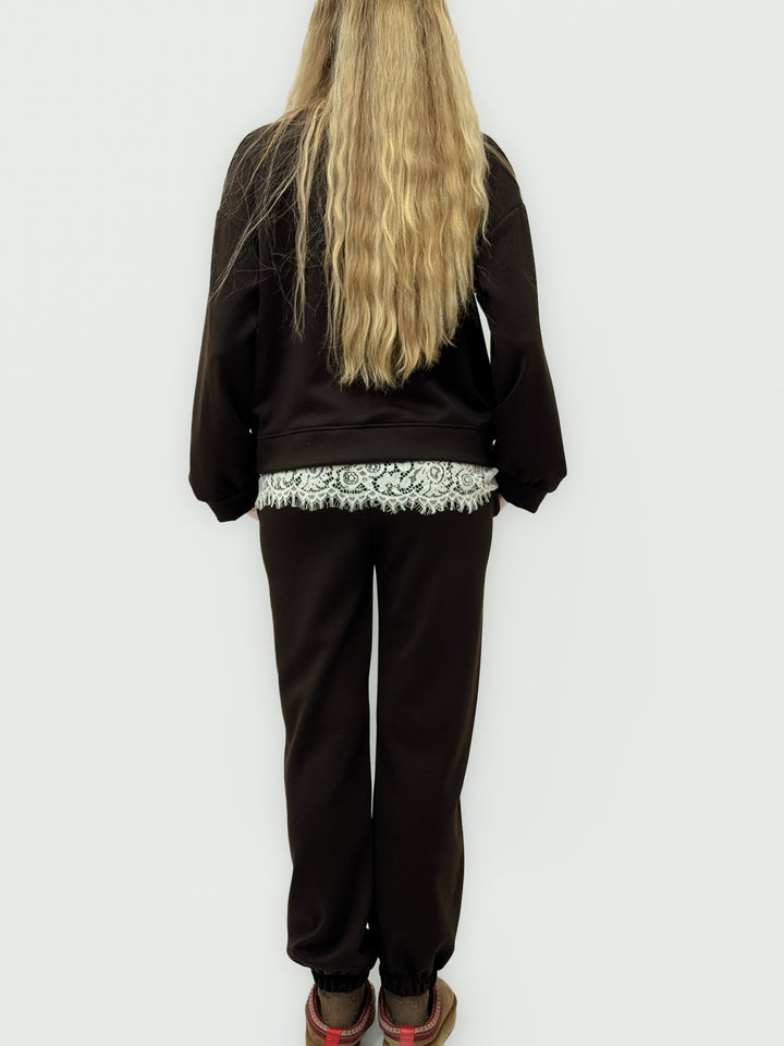 Emma & Rose Cape Town Tessa casual set in soft luxurious fabrics, featuring a comfortable, stylish complete outfit.