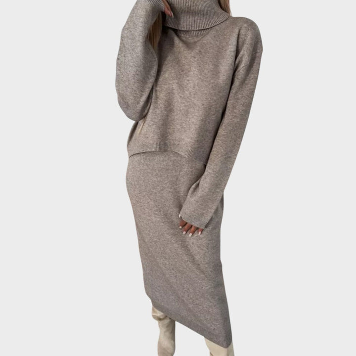 Emma & Rose Cape Town Dilia two-piece conjunto set with stylish top and matching bottoms, casual and comfortable for everyday wear.