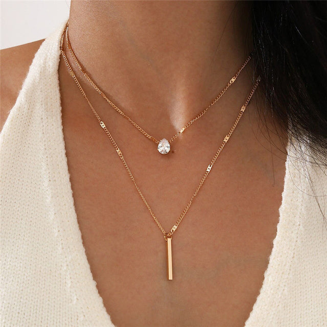 Emma & Rose Cape Town Jacoba vintage necklace set with gold pendant and matching chain, elegant jewelry for special occasions.