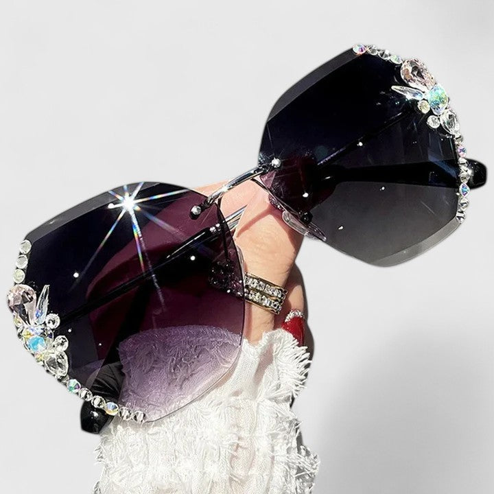 Emma & Rose Cape Town Brystahl sophisticated sunglasses with gradient grey lenses and stylish frame design.