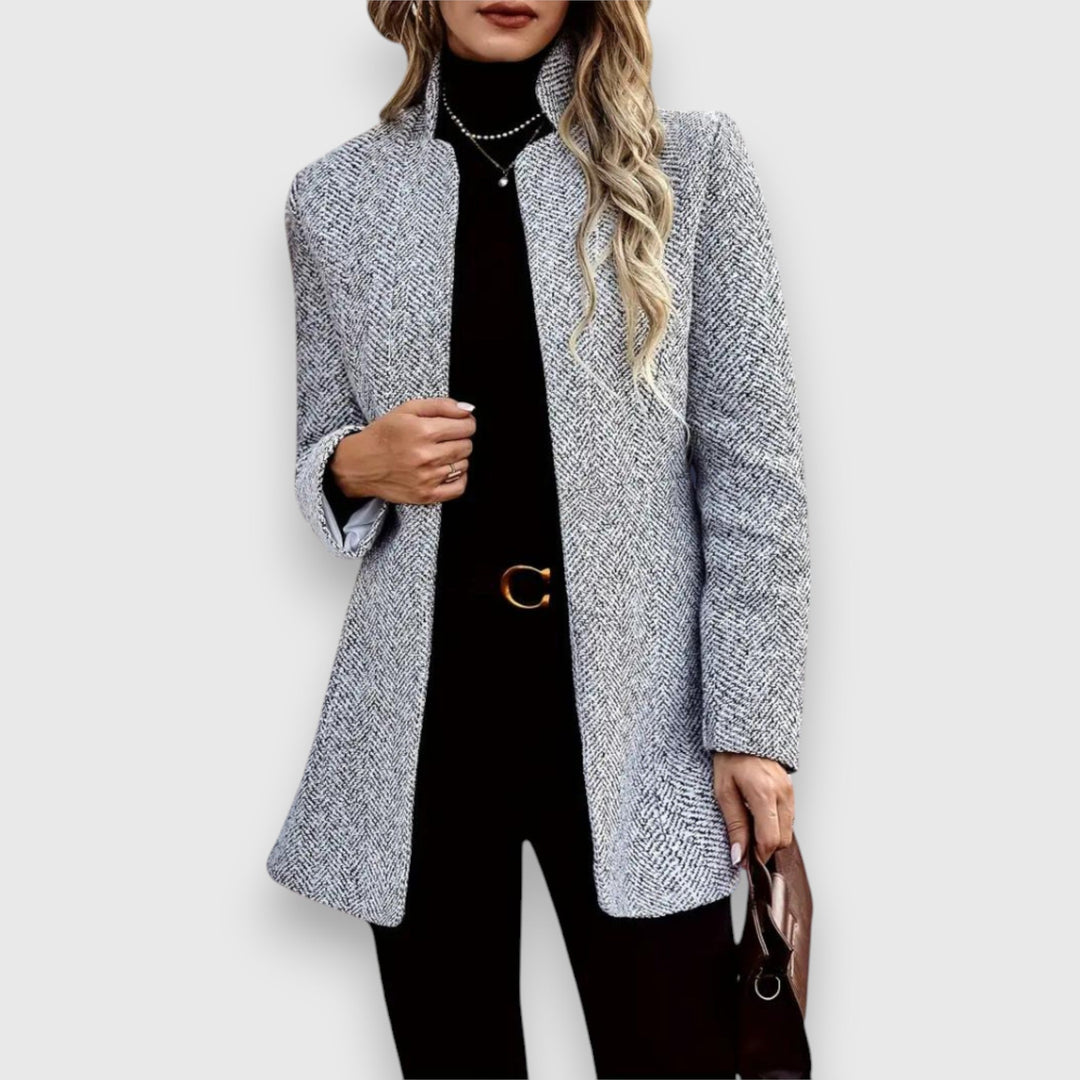 Emma & Rose Cape Town Mizari tailored statement blazer in grey, featuring a structured fit and classic lapel design.