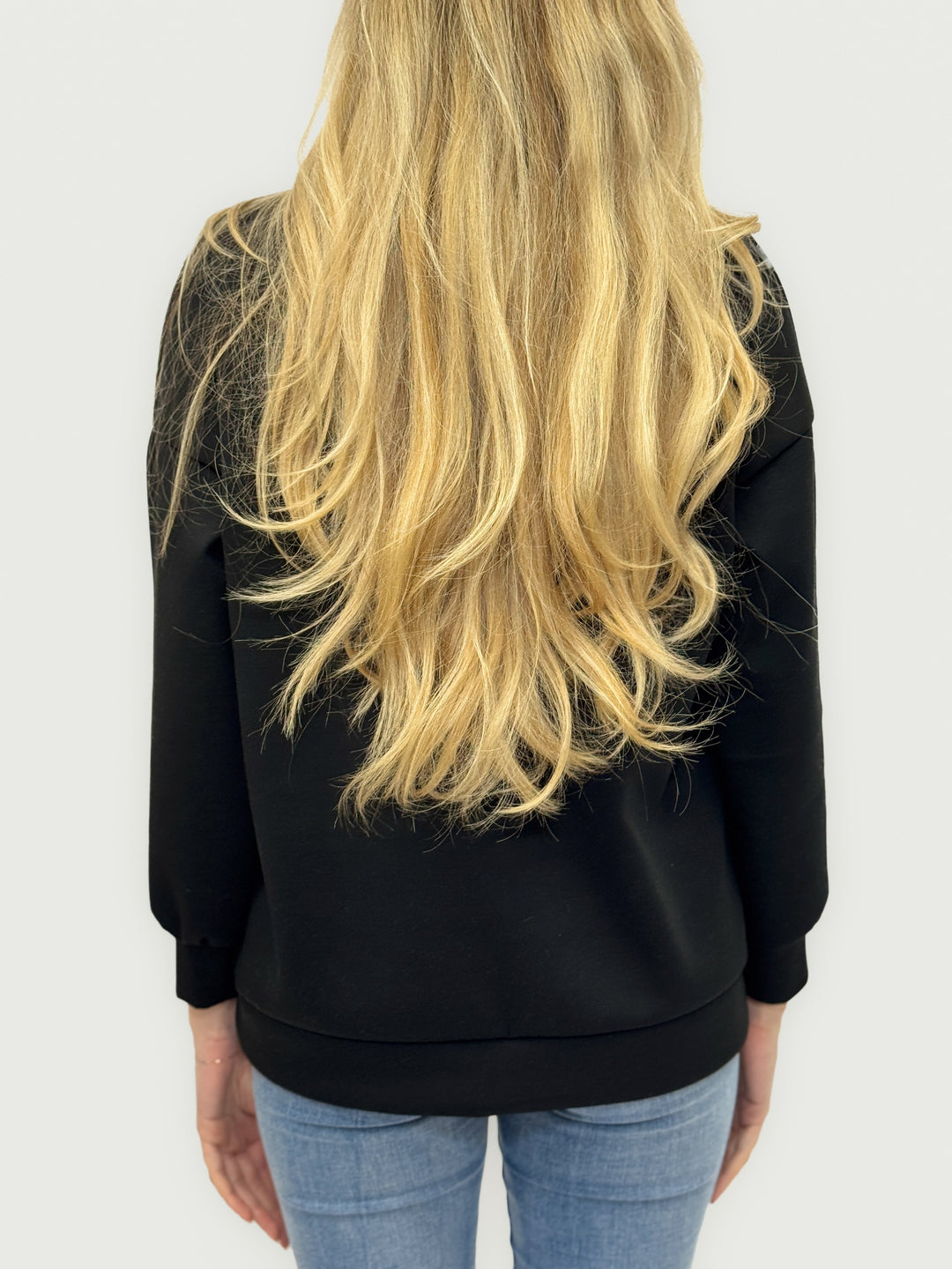 Black Lize™ light sweatshirt from Emma & Rose Cape Town, soft knit maglieria with a relaxed fit and casual style.