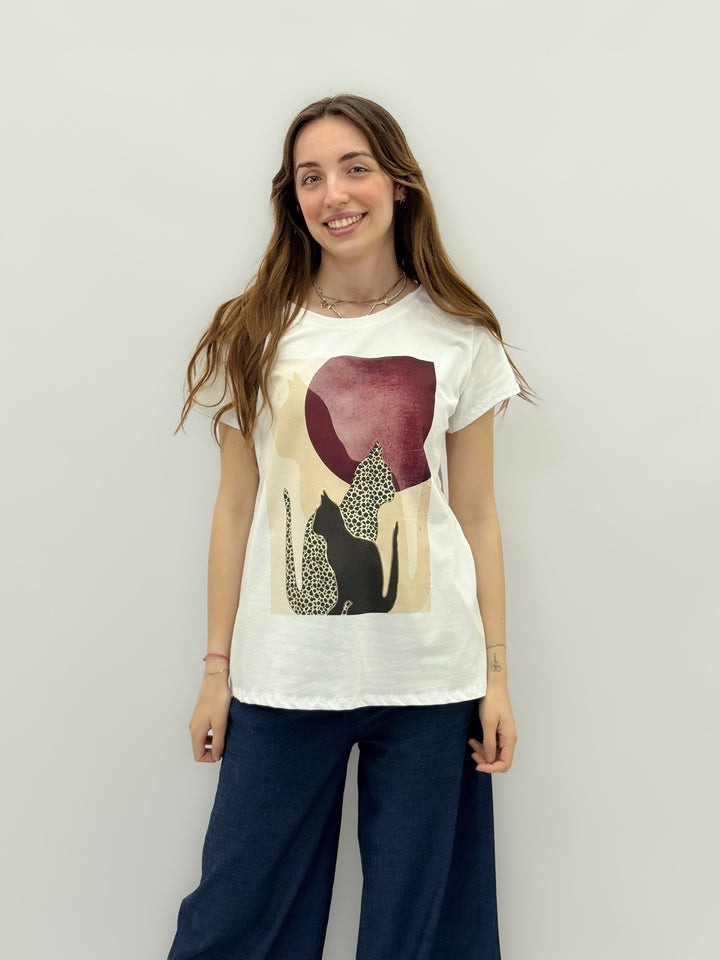 Brown Zara cat print T-shirt by Emma & Rose Cape Town, featuring a comfortable knit fabric and stylish feline design.