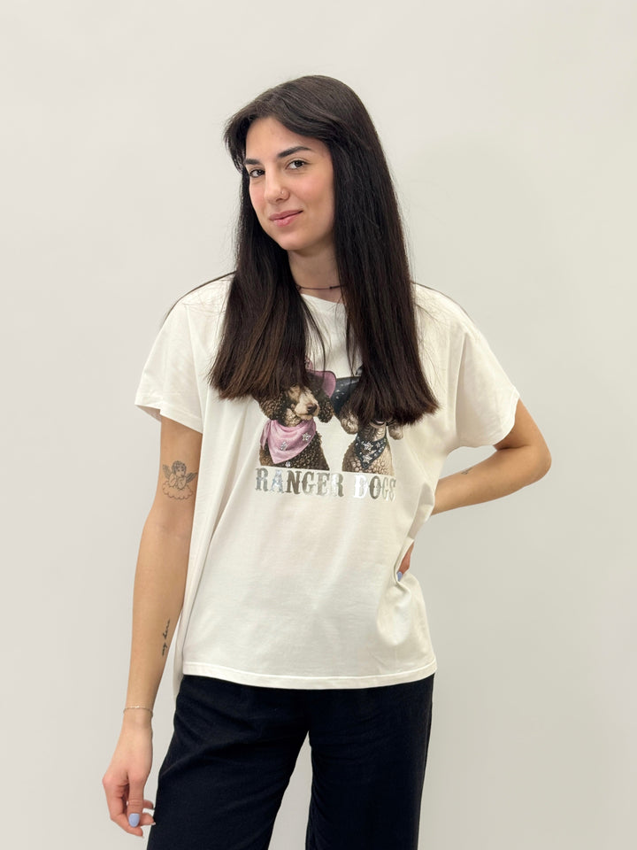Emma & Rose Cape Town Greer comfortable fit T-shirt with printed bulldog design, soft and stylish maglieria for casual wear.