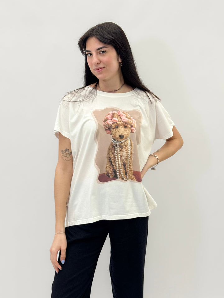 Emma & Rose Cape Town Greer™ comfortable fit T-shirt with bulldog print, soft maglieria fabric, casual and stylish design.
