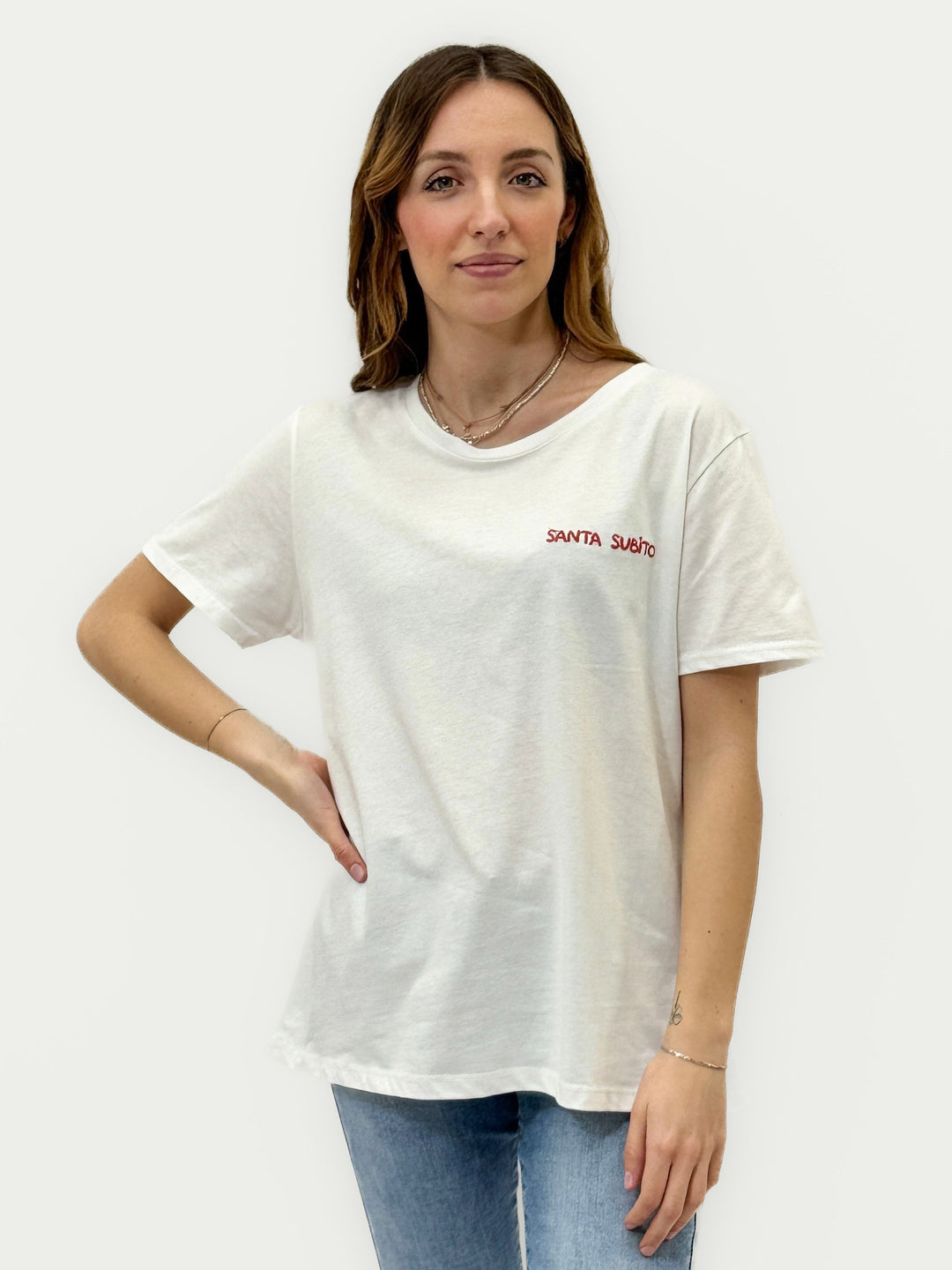 Emma & Rose Cape Town Brigitte T-shirt with Santa Slogan, casual maglieria top featuring festive holiday design and comfortable fit.
