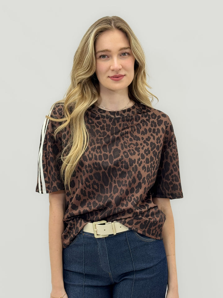 Leopard print women's T-shirt by Emma & Rose Cape Town featuring contrast fabric and stylish maglieria design.