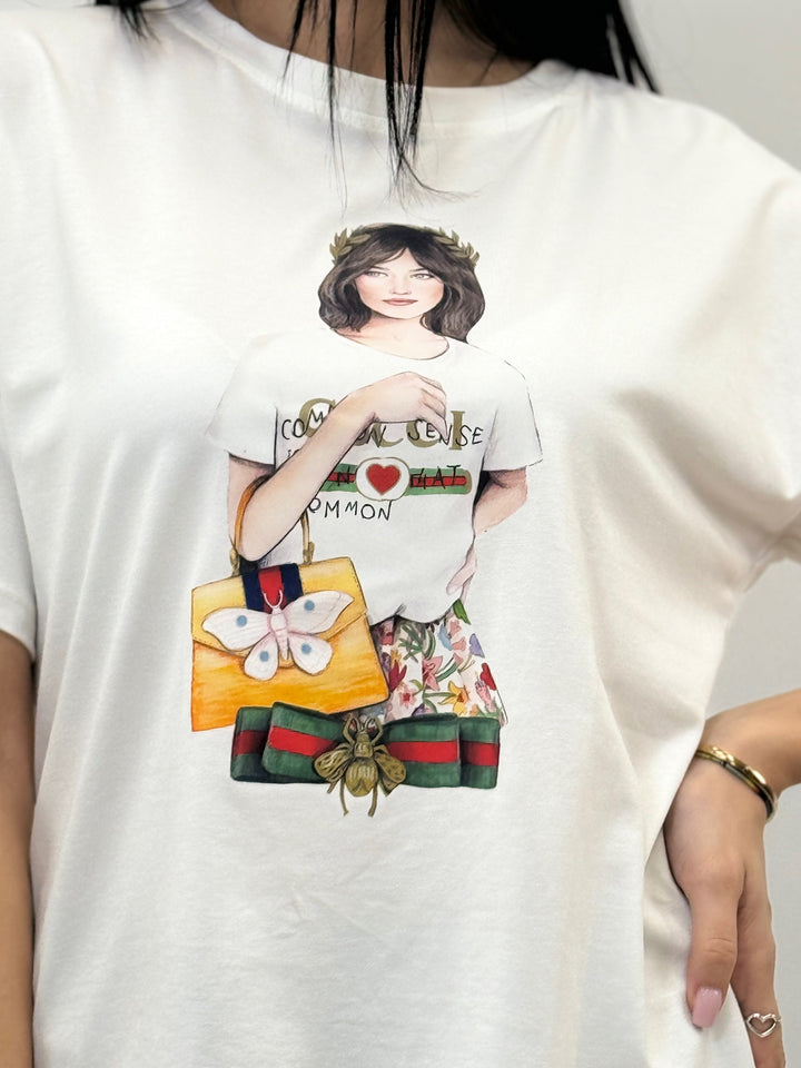 Emma & Rose Cape Town Delia printed oversized T-shirt, soft maglieria fabric with colorful floral design, relaxed fit.