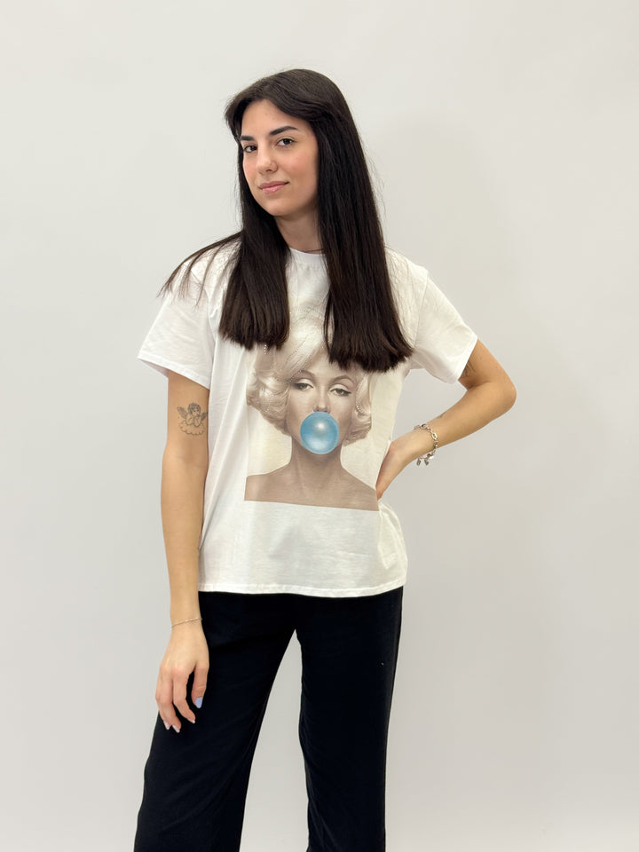 Pink Imke™ Comfortable Fit T-shirt by Emma & Rose Cape Town, soft fabric with printed design, casual and stylish maglieria.