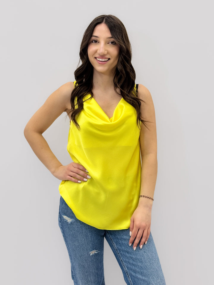 Emma & Rose Cape Town Quinn top in pink with soft luxurious fabrics and a draped neckline, stylish maglieria clothing.