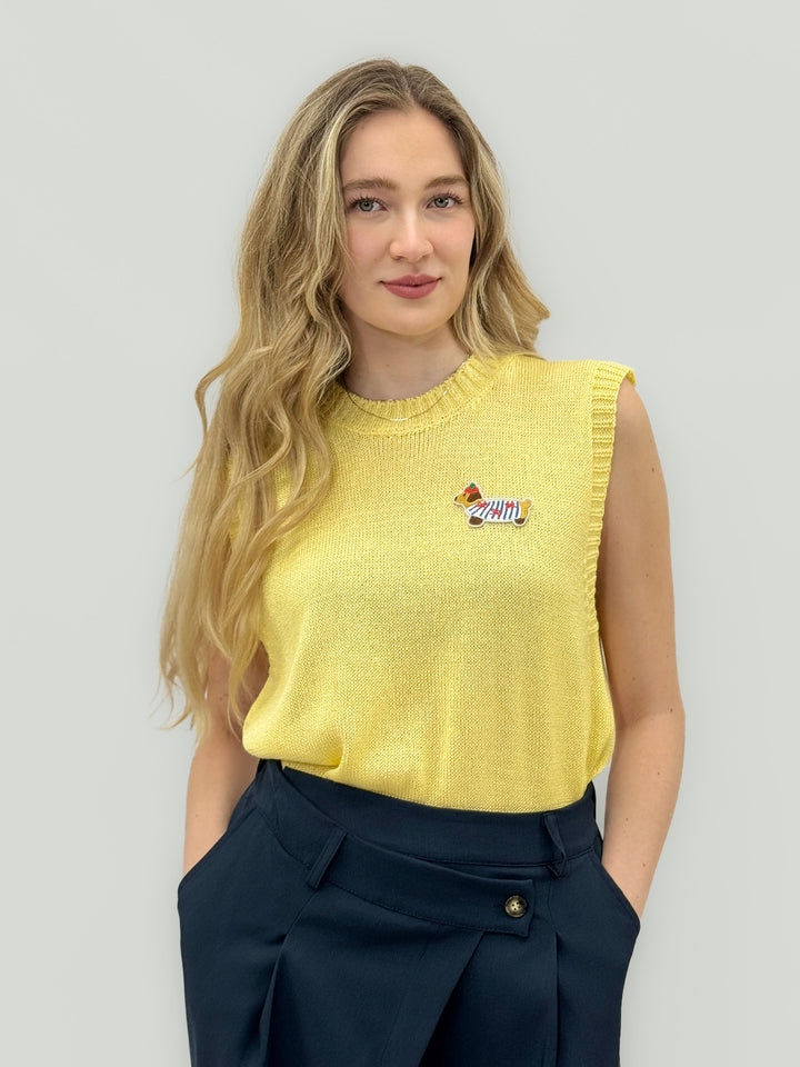 Emma & Rose Cape Town Gabriëlle lightweight yellow knitted gilet, chic maglieria with a cozy, stylish design.