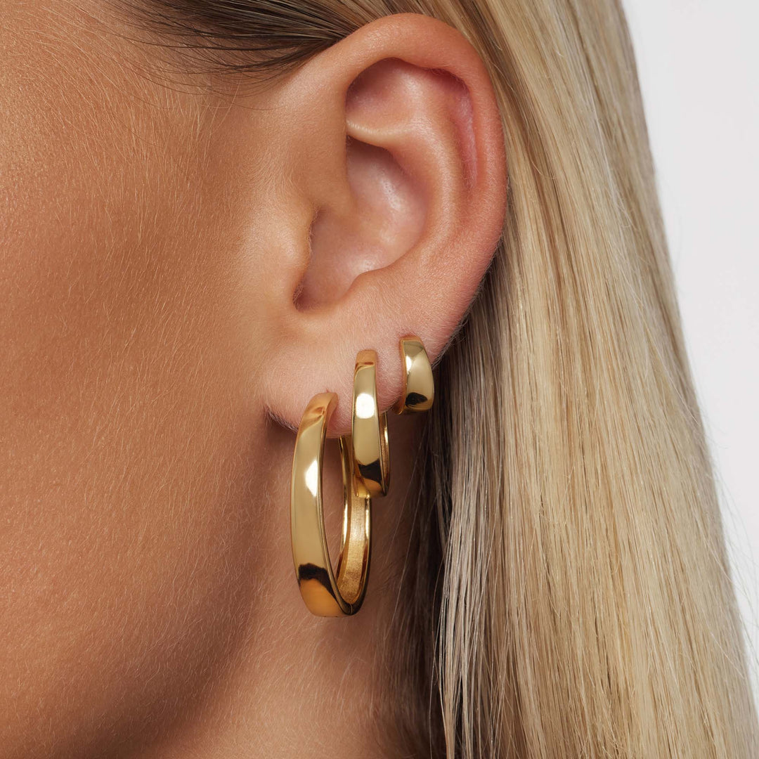Marisette™ 18k gold earrings by Emma & Rose Cape Town, elegant and minimalist gold earrings for women.