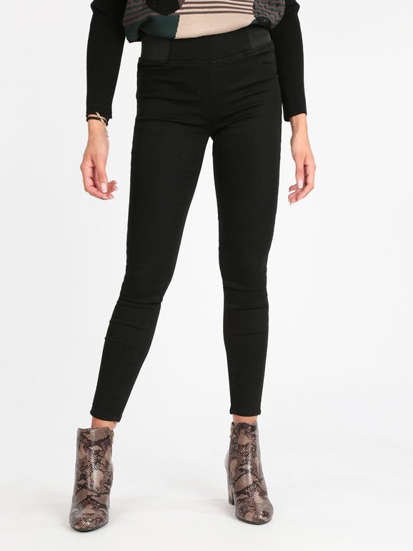 High-waisted push-up jeggings for women from Emma & Rose Cape Town, showcasing fitted design and denim fabric.
