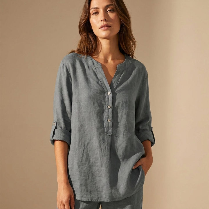 Emma & Rose Cape Town Ravenna women's oversized blouse in red, featuring relaxed fit and stylish design.
