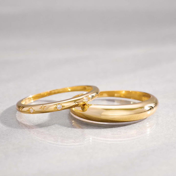 Emma & Rose Cape Town Raquienne™ 18k gold midi ring with a sleek, minimalist design for elegant everyday wear.
