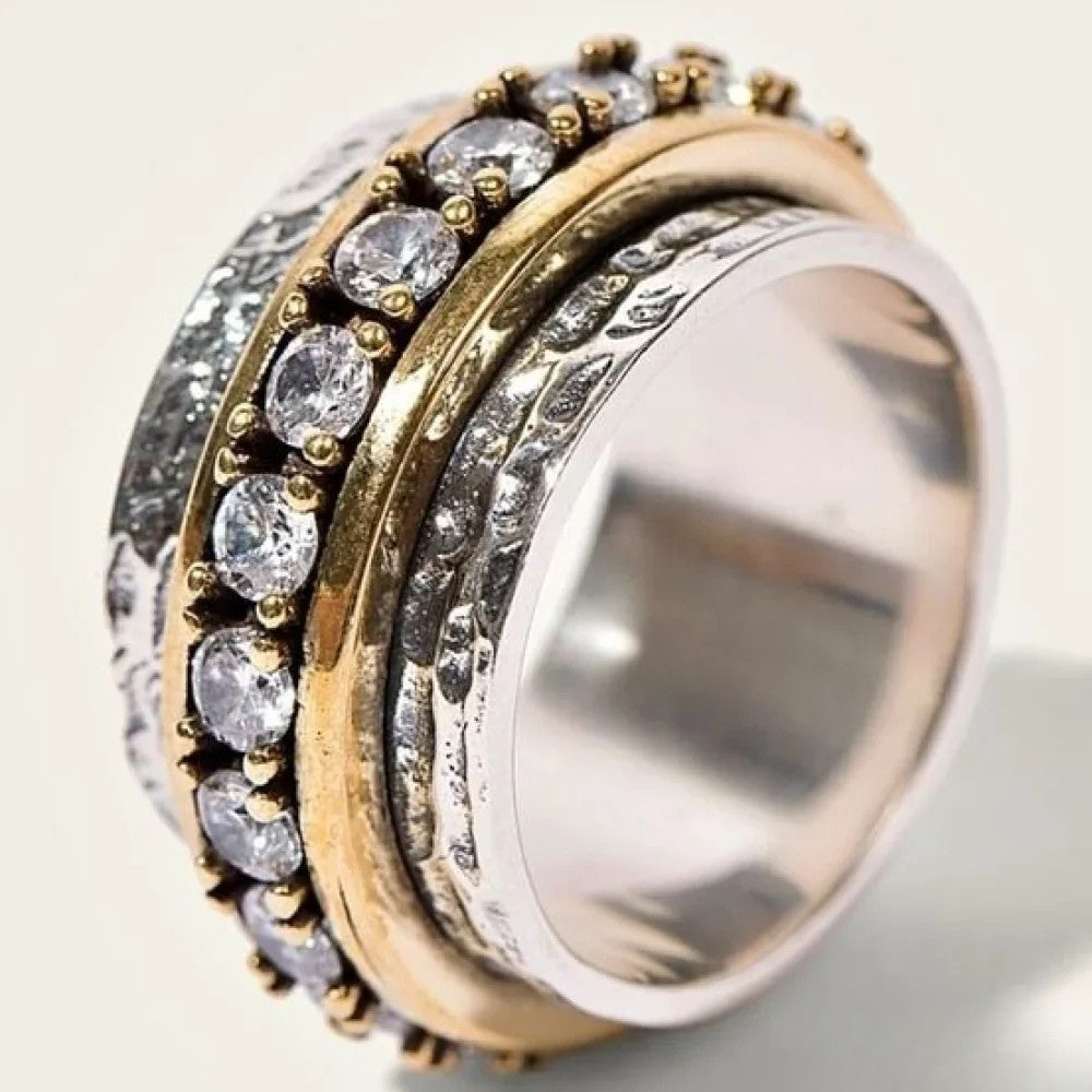 Emma & Rose Cape Town Retro™ ring with inlaid stones, showcasing a vintage-inspired design and sparkling gemstone accents.