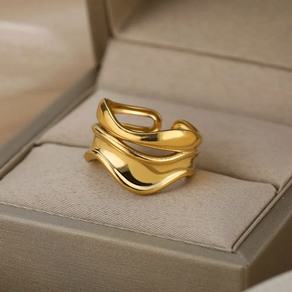 Emma & Rose Cape Town Almareine™ 18K gold adjustable ring with a sleek, elegant design and smooth finish.