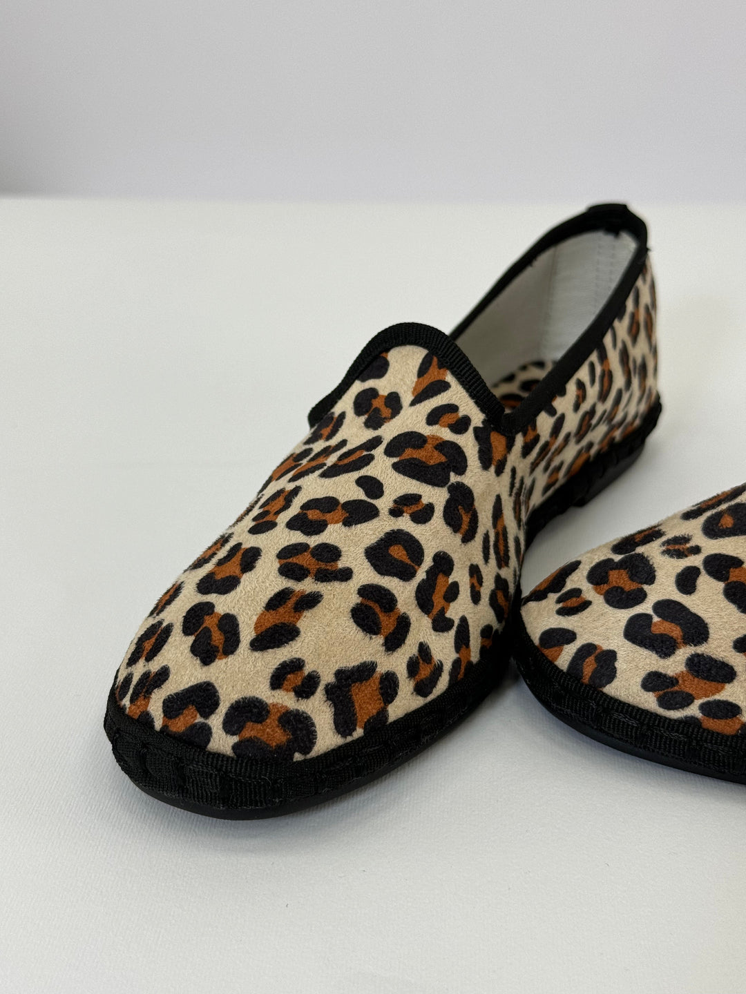 Emma & Rose Cape Town Elmarie™ animal print Friulane shoes, stylish slip-on footwear with bold animal pattern and comfortable design.