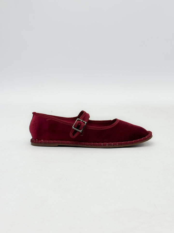 Black Bronwyn™ Friulane strap shoes by Emma & Rose Cape Town, featuring a stylish design and comfortable slip-on style.