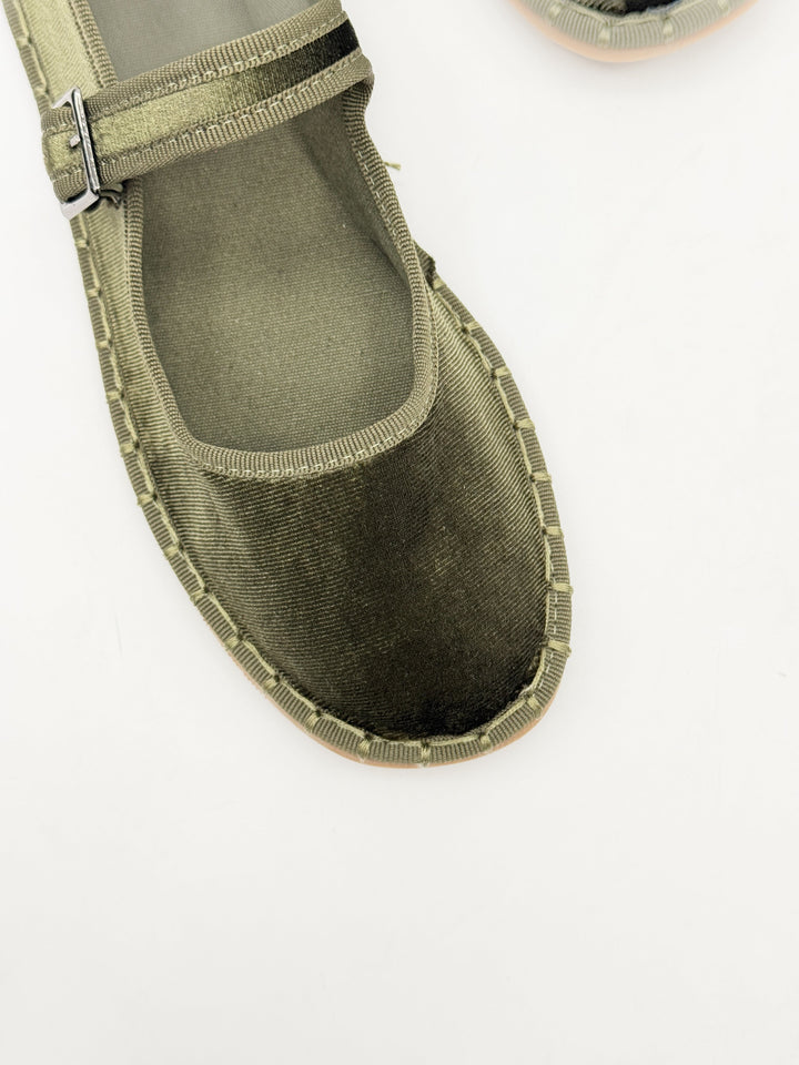 Black Bronwyn™ Friulane strap shoes by Emma & Rose Cape Town, showing stylish slip-on design and leather straps.