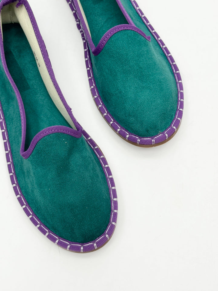 Black Viviane™ scarpe by Emma & Rose Cape Town with soft luxurious fabrics and a Friulane border, size 36.