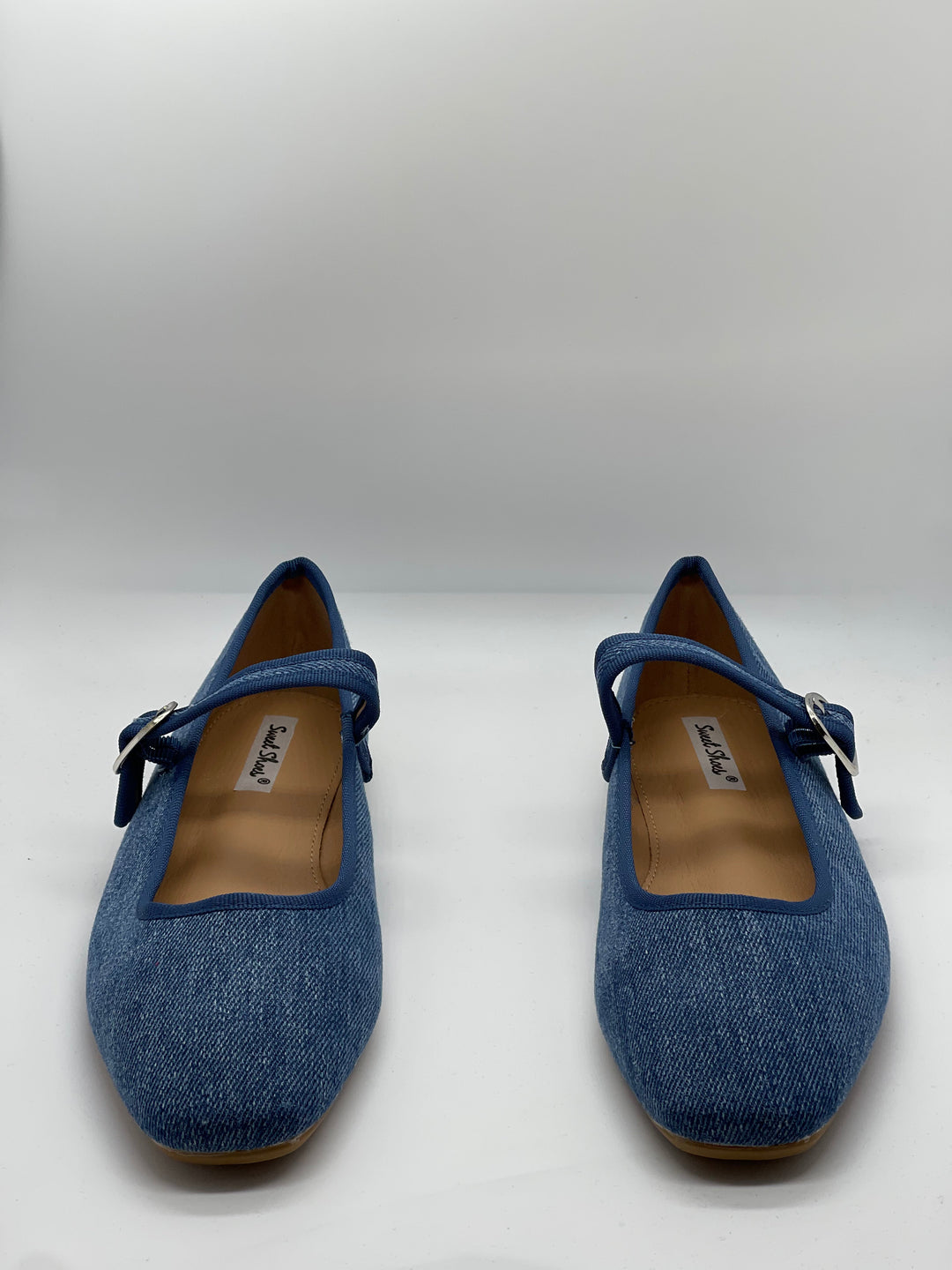 Black Yolande™ ballet flats with strap by Emma & Rose Cape Town, stylish and comfortable slip-on shoes for women.