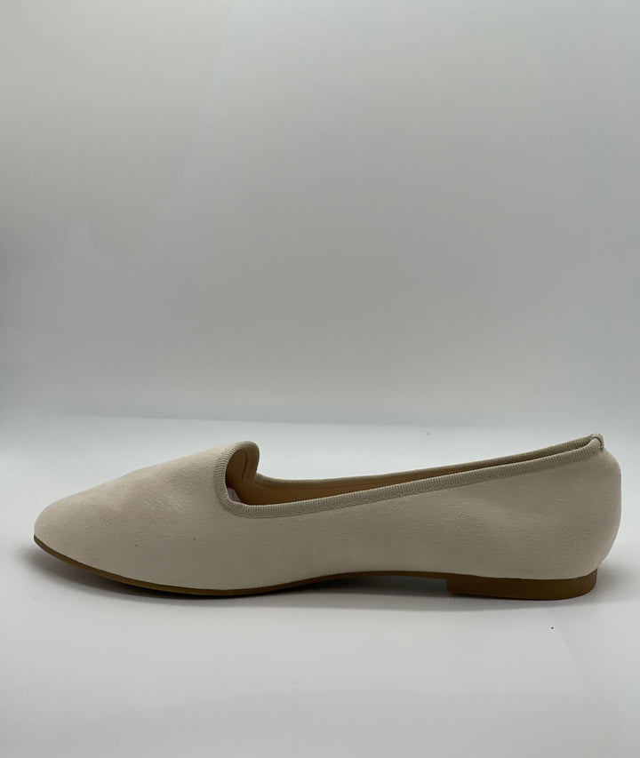 Black Zoë™ Friulane heels from Emma & Rose Cape Town, showcasing elegant slip-on shoes with a stylish heel and pointed toe.