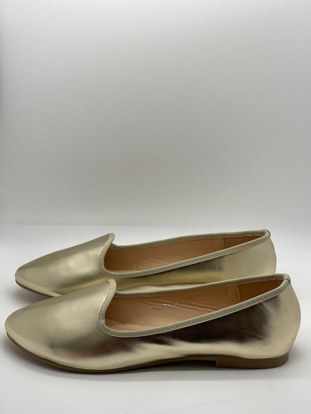 Black Zoë™ Friulane heel shoes by Emma & Rose Cape Town, stylish slip-on footwear with a comfortable heel.