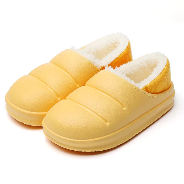 Emma & Rose Cape Town Yana™ black slippers, super comfortable slip-on footwear for women, size 36-37, cozy and stylish.