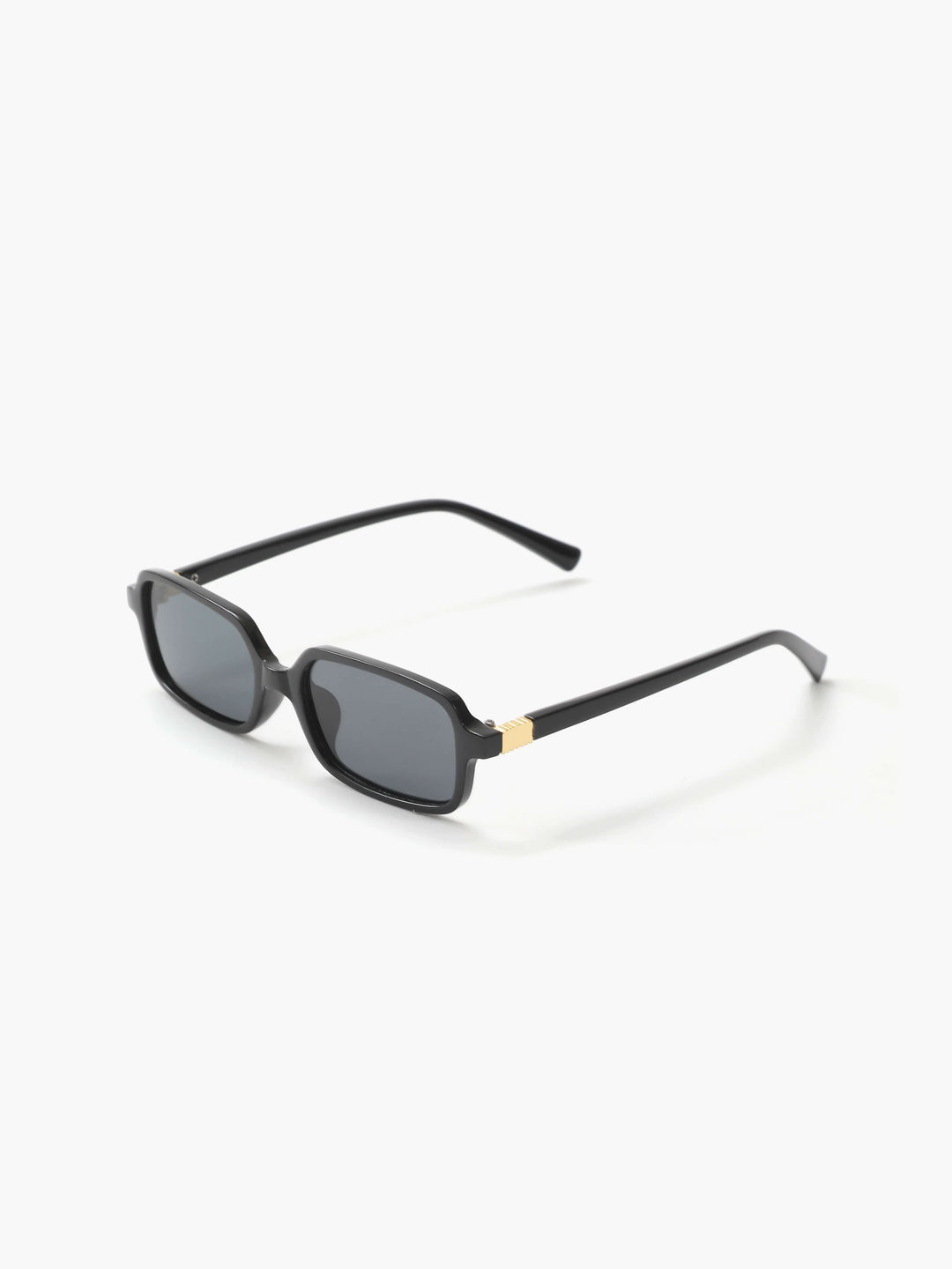 Emma & Rose Cape Town Skarlett glamorous sunglasses in black with stylish, oversized frame and tinted lenses.