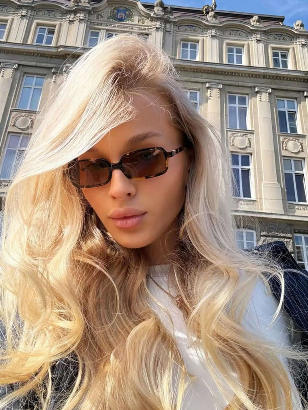 Emma & Rose Cape Town Skarlett glamorous black sunglasses with stylish frame and tinted lenses for a chic look.