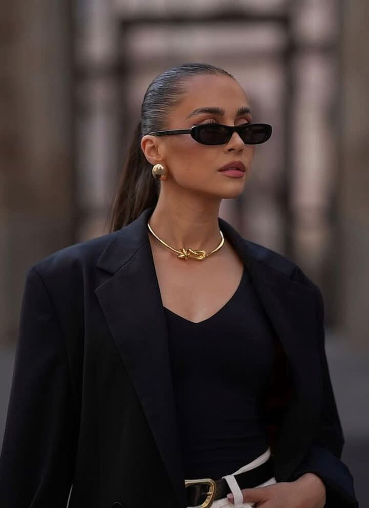 Black Zayleigh™ trendy sunglasses by Emma & Rose Cape Town, stylish Sonnenbrille with sleek frame and tinted lenses.