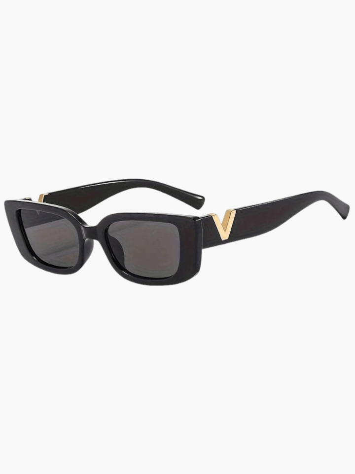Taytum™ Edgy Sonnenbrille by Emma & Rose Cape Town featuring bold frame and stylish design, perfect for a modern look.