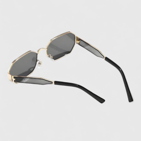 Emma & Rose Cape Town Jaylynne™ elegant black sunglasses with sleek frame and tinted lenses, stylish accessory for sunny days.