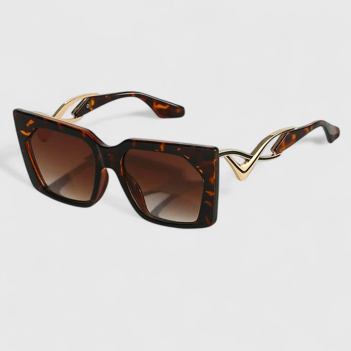 Emma & Rose Cape Town Oaklynne™ stylish sunglasses with turtle shell frames, showcasing a fashionable and trendy eyewear design.