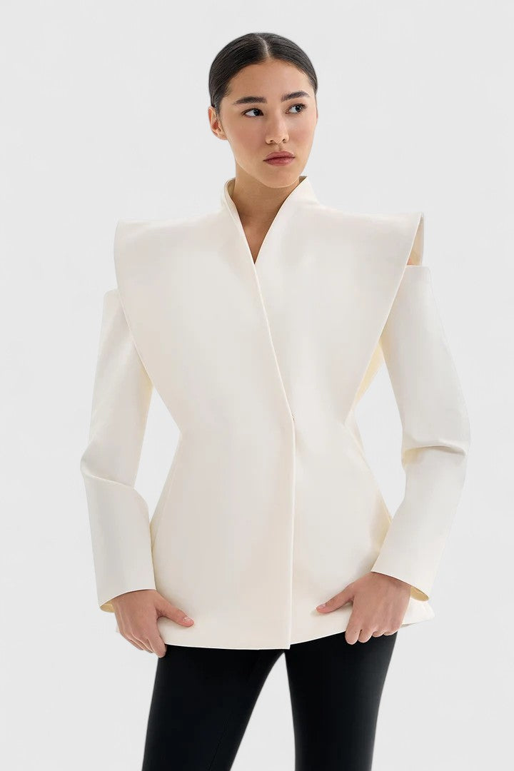 White Valeria™ Elegant Blazer by Emma & Rose Cape Town, shown on a mannequin with tailored fit and classic lapel design.