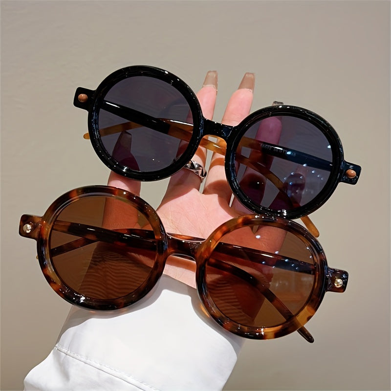 Emma & Rose Cape Town Celeste vintage circular frames for women in obsidian black, stylish accessory with classic round design.