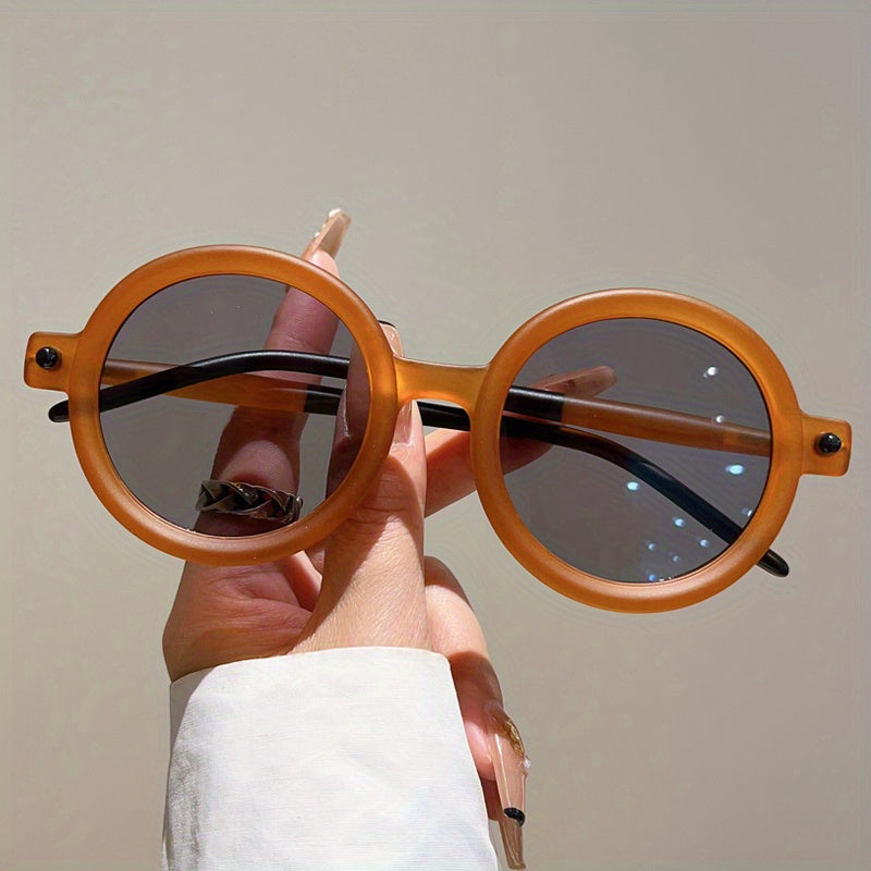 Emma & Rose Cape Town Celeste vintage circular black frames, stylish women's accessories with a classic design.