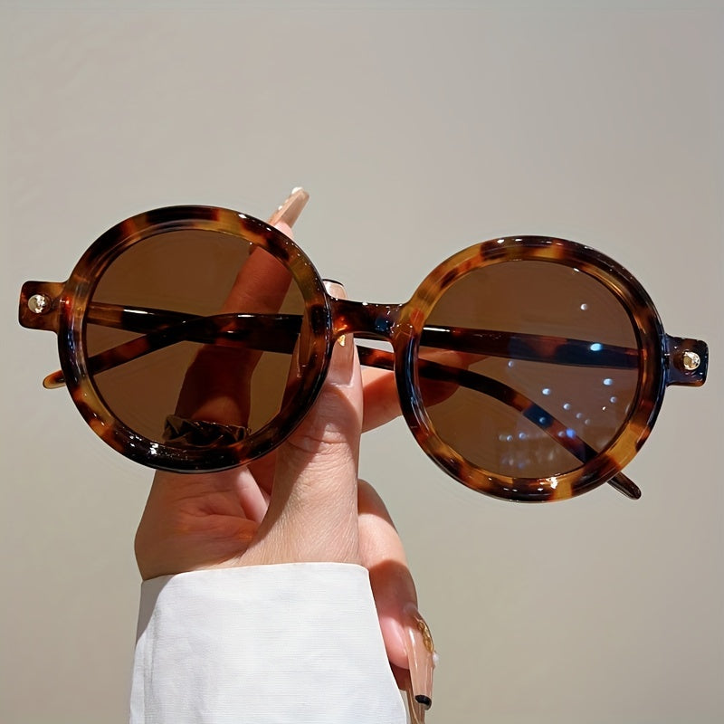 Emma & Rose Cape Town Celeste Vintage Circular Frames for women in obsidian black, stylish round accessory eyewear.