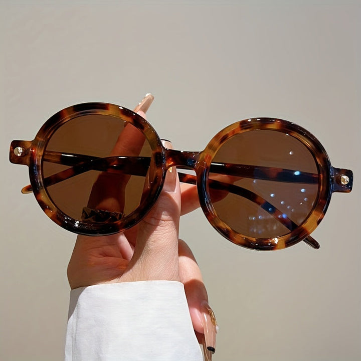 Emma & Rose Cape Town Celeste Vintage Circular Frames for women in obsidian black, stylish round accessory eyewear.