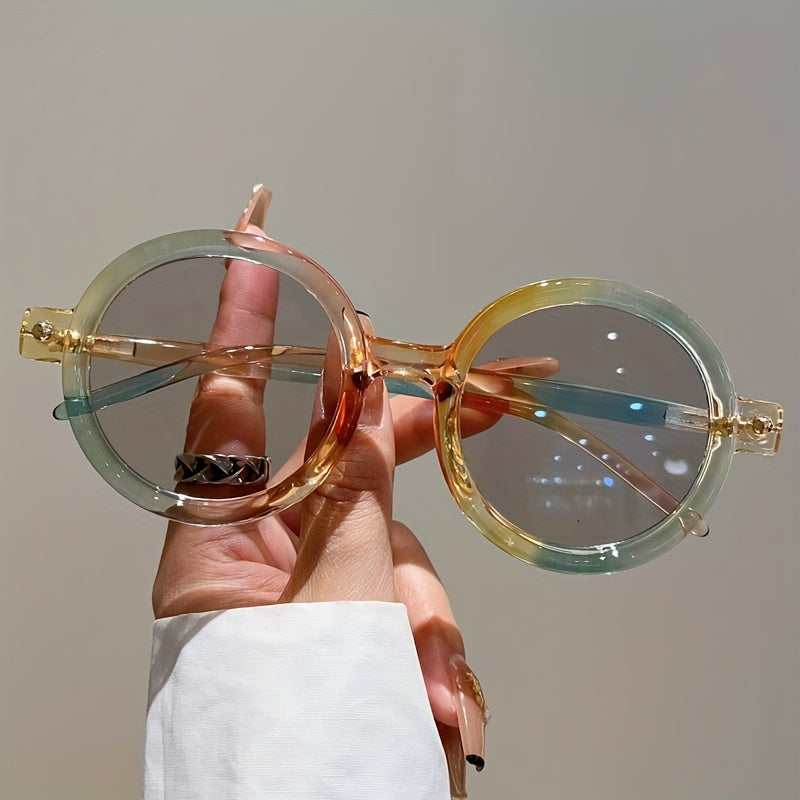Emma & Rose Cape Town Celeste vintage circular frames for women, obsidian black accessory with classic round design.