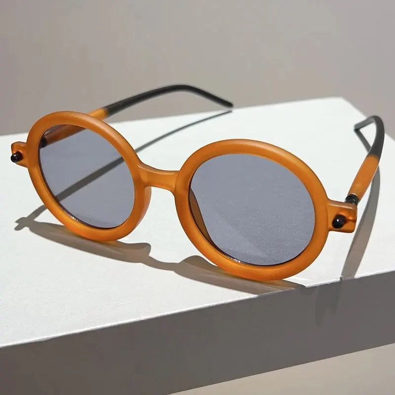 Emma & Rose Cape Town Celeste Vintage Circular Frames for women in obsidian black, stylish accessory with round design.