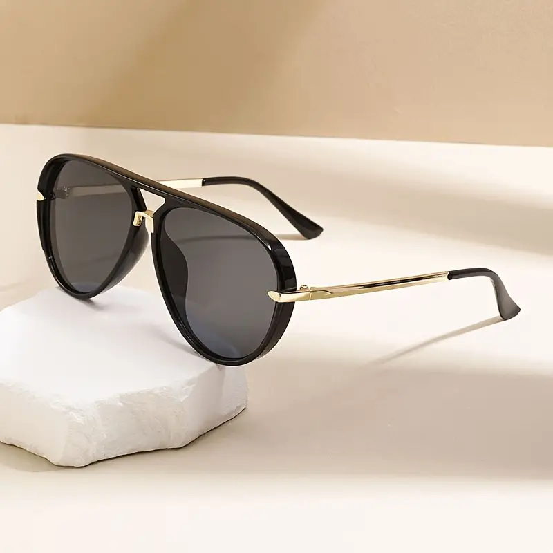 Emma & Rose Cape Town Eros Aviators women's accessories with black frames and tinted lenses, stylish and modern eyewear.