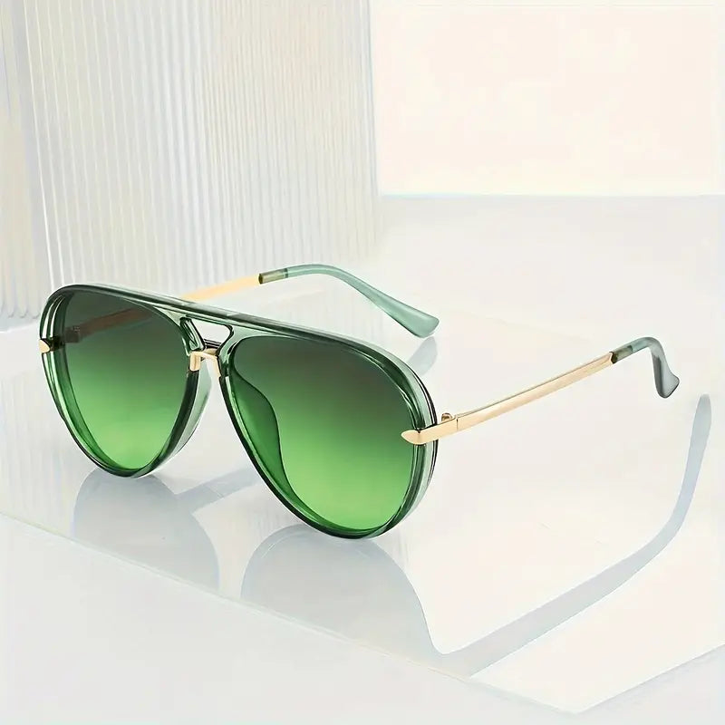 Emma & Rose Cape Town Eros Aviators women's accessories in black with sleek, stylish design and tinted lenses.