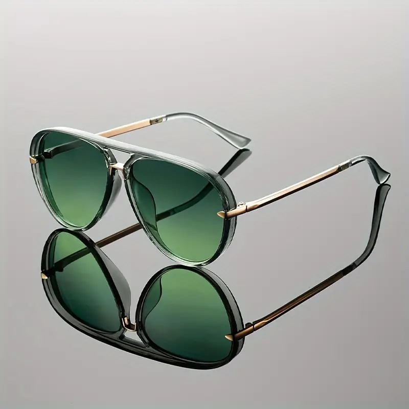 Women's black Eros Aviator sunglasses by Emma & Rose Cape Town featuring classic aviator design and tinted lenses.