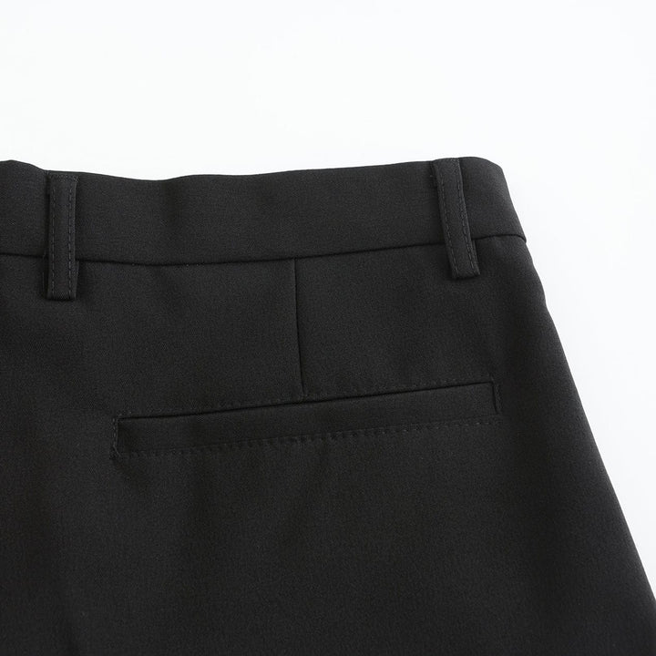 Black Emma & Rose Manhattan Janneke™ Amista stretch pantalon with a fitted design and comfortable fabric for versatile wear.