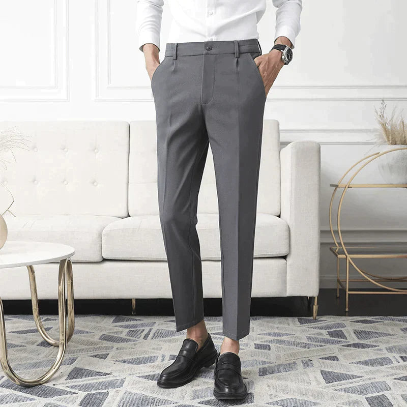 Black Emma & Rose Manhattan Janneke™ Amista stretch pantalon, fitted women's pants with comfortable stretch fabric.